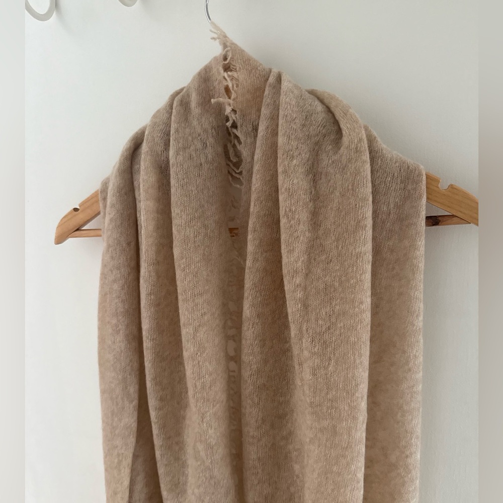 Anis A Cashmere Beige Scarf - Picture 2 of 3